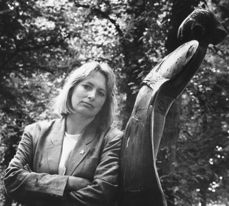 405718 Portret van Maaike Leentje Bot, directrice van het Centrum Maliebaan voor opvang van verslaafden en ...